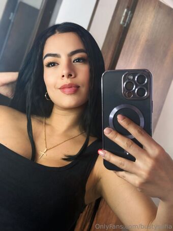 bustysofia Nakenläckor OnlyFans Foto 24