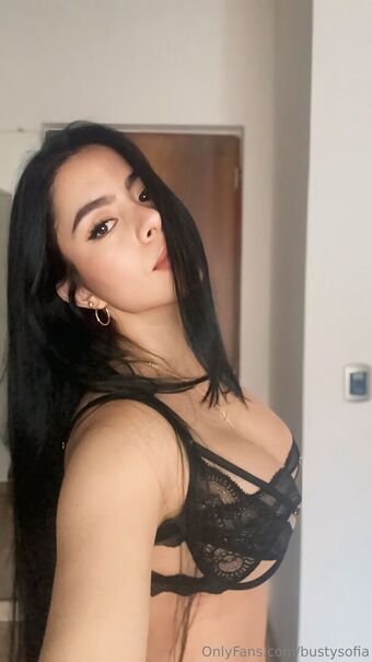 bustysofia Nakenläckor OnlyFans Foto 33