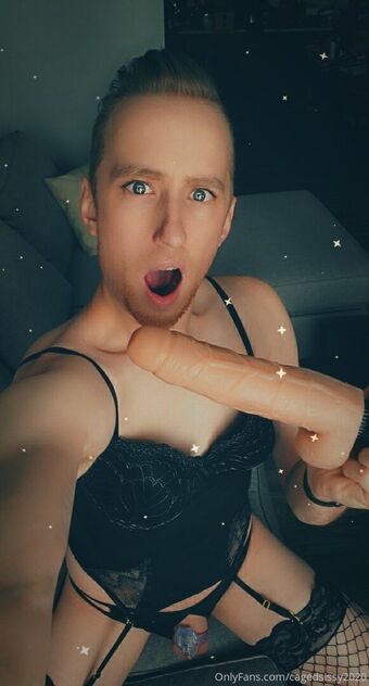 cagedsissy2020 Nakenläckor OnlyFans Foto 11