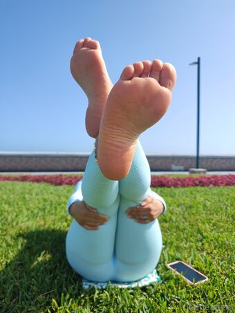 canelafeet1