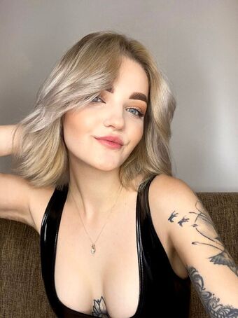 carlyonlycarly