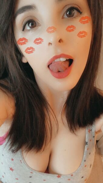 CaseyTasty Nakenläckor OnlyFans Foto 12