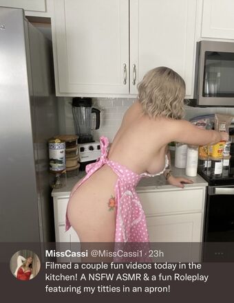 Cassi ASMR Nakenläckor OnlyFans Foto 3