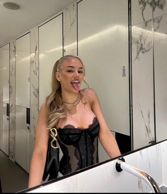 Cassierose21 Nakenläckor OnlyFans Foto 1
