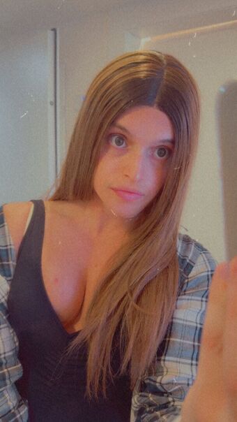 CCashley Nakenläckor OnlyFans Foto 1