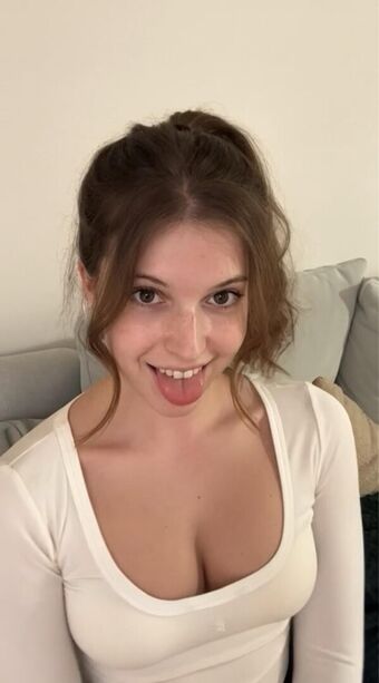 CCashley Nakenläckor OnlyFans Foto 11