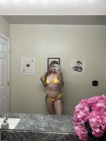 ccliciouss Nakenläckor OnlyFans Foto 36