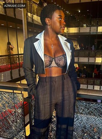 Celia Rose Gooding Nakenläckor OnlyFans Foto 6