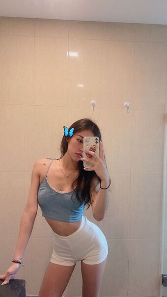 celine13_ Nakenläckor OnlyFans Foto 6