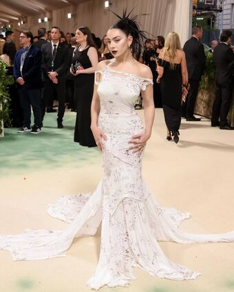 Charli-xcx
