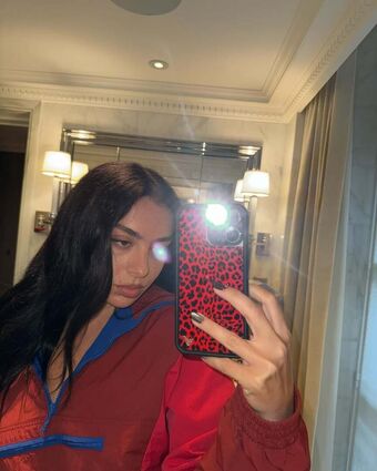Charli-xcx