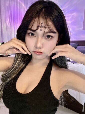 Chippu Nakenläckor OnlyFans Foto 106