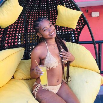 Chloeusca Nakenläckor OnlyFans Foto 1