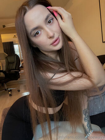 chloeways Nakenläckor OnlyFans Foto 19