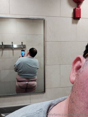 chubbyrich Nakenläckor OnlyFans Foto 8