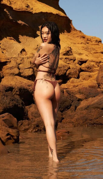 Clair Bai Nakenläckor OnlyFans Foto 18
