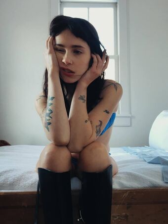 Clairo Nakenläckor OnlyFans Foto 145