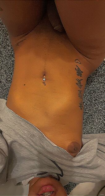 cloudyvi_ Nakenläckor OnlyFans Foto 5