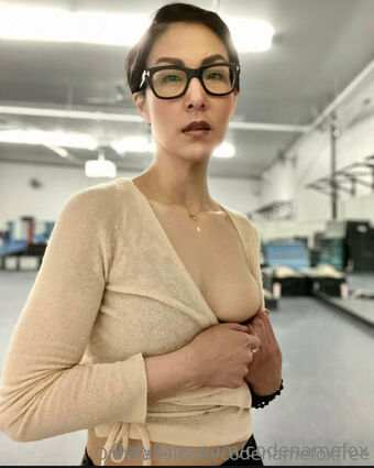codenamefoxfree Nakenläckor OnlyFans Foto 1
