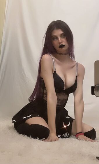 Conmiele Nakenläckor OnlyFans Foto 2
