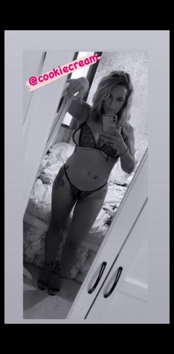 Cookiecream Nakenläckor OnlyFans Foto 2