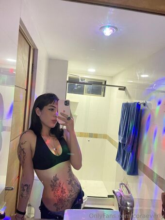 coraeverly Nakenläckor OnlyFans Foto 15