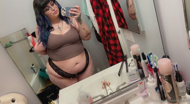cowlil Nakenläckor OnlyFans Foto 10