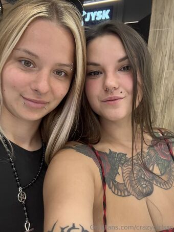 crazygirlsss Nakenläckor OnlyFans Foto 4
