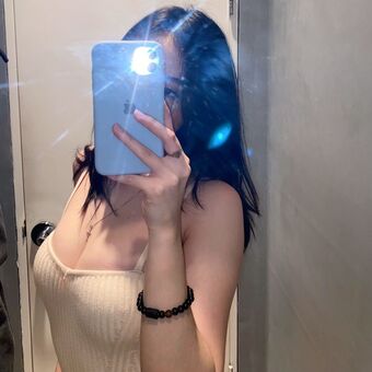 Cry4zee Nakenläckor OnlyFans Foto 3