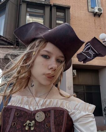 cusnee Nakenläckor OnlyFans Foto 26