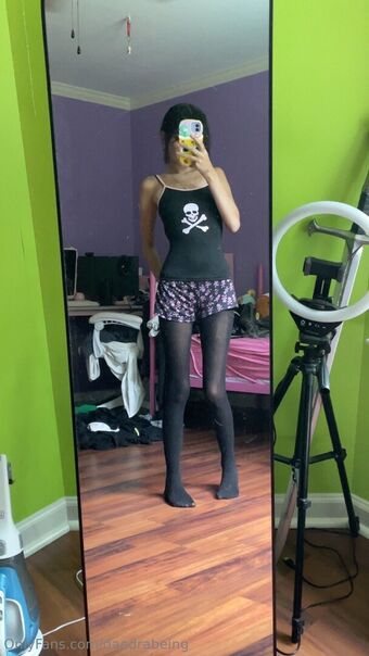 daedrabeing Nakenläckor OnlyFans Foto 23