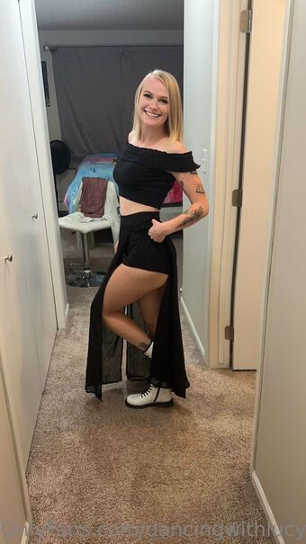 dancingwithlucy Nakenläckor OnlyFans Foto 36