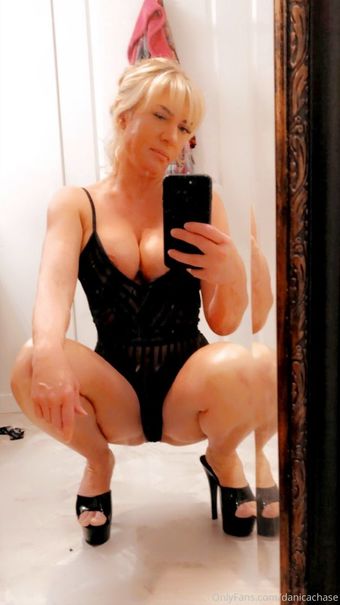 danicachase Nakenläckor OnlyFans Foto 11