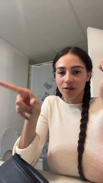 Daniela Derly Nakenläckor OnlyFans Foto 39