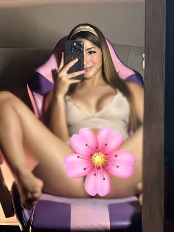 danielapower Nakenläckor OnlyFans Foto 4