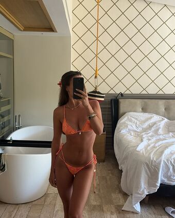 Danielle Metz Nakenläckor OnlyFans Foto 7