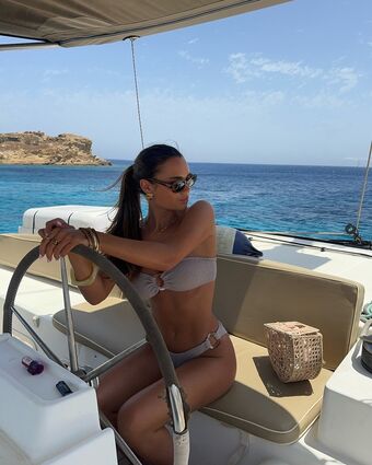 Danielle Metz Nakenläckor OnlyFans Foto 10