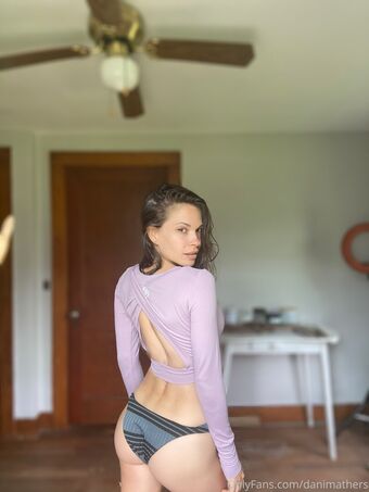 danimathers Nakenläckor OnlyFans Foto 10
