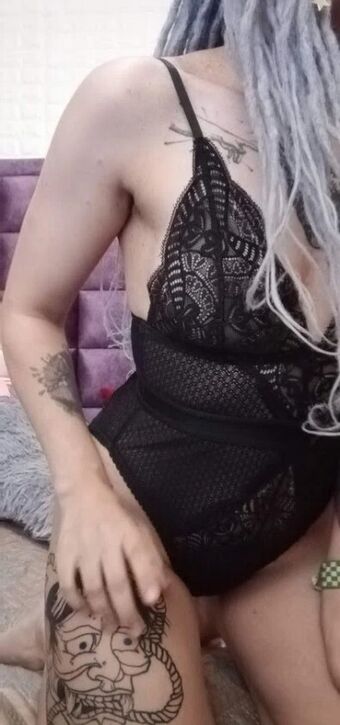 Dark Elf Nakenläckor OnlyFans Foto 51