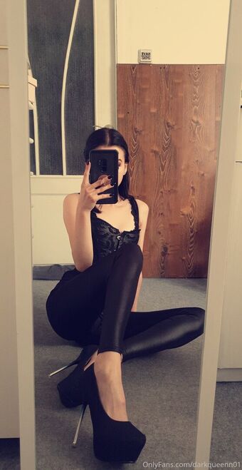 darkqueenn01 Nakenläckor OnlyFans Foto 24