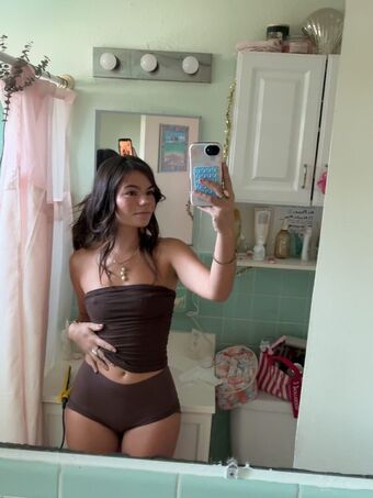 Daylongnaps Nakenläckor OnlyFans Foto 18