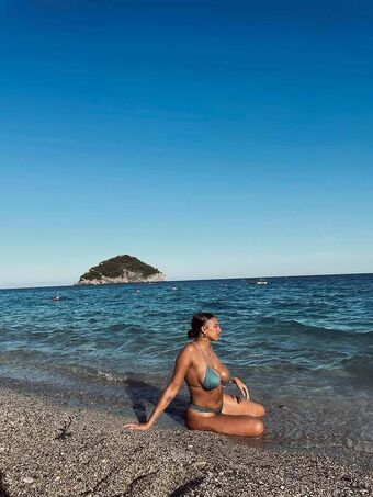 Debora Bloise Nakenläckor OnlyFans Foto 1