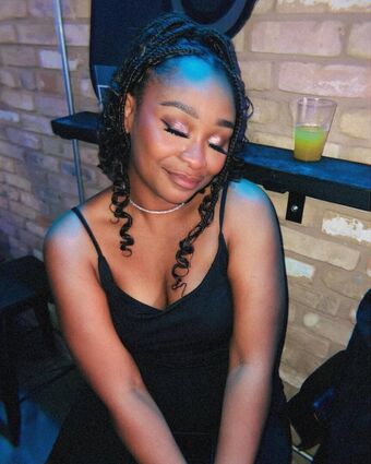 DefinedByKy Nakenläckor OnlyFans Foto 40