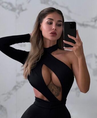 definy Nakenläckor OnlyFans Foto 5