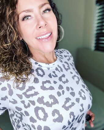 Delovely Curves Nakenläckor OnlyFans Foto 20