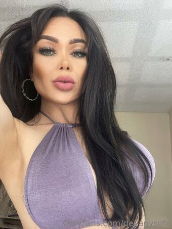 Devany Soto Nakenläckor OnlyFans Foto 6