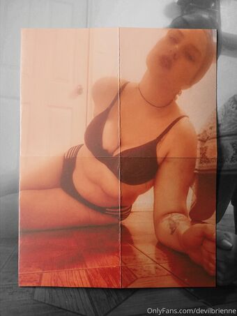 devilbrienne Nakenläckor OnlyFans Foto 3