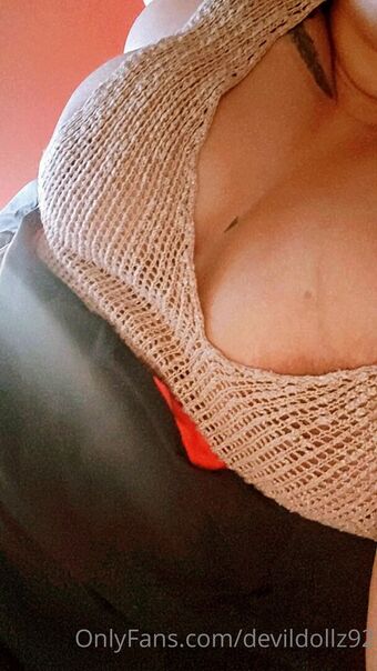 devildollz92 Nakenläckor OnlyFans Foto 18