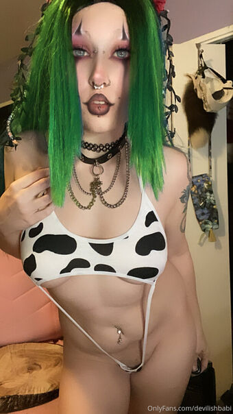 devilishbabi Nakenläckor OnlyFans Foto 15