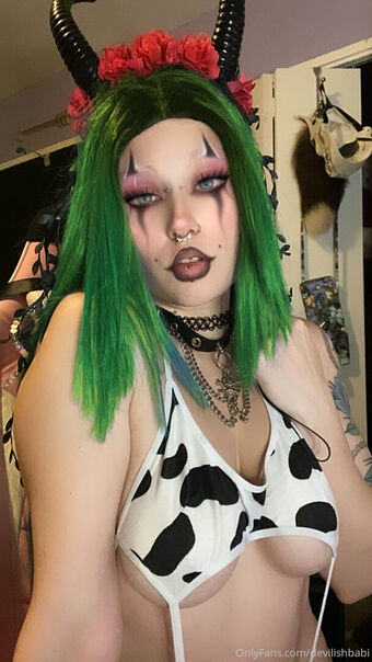 devilishbabi Nakenläckor OnlyFans Foto 20